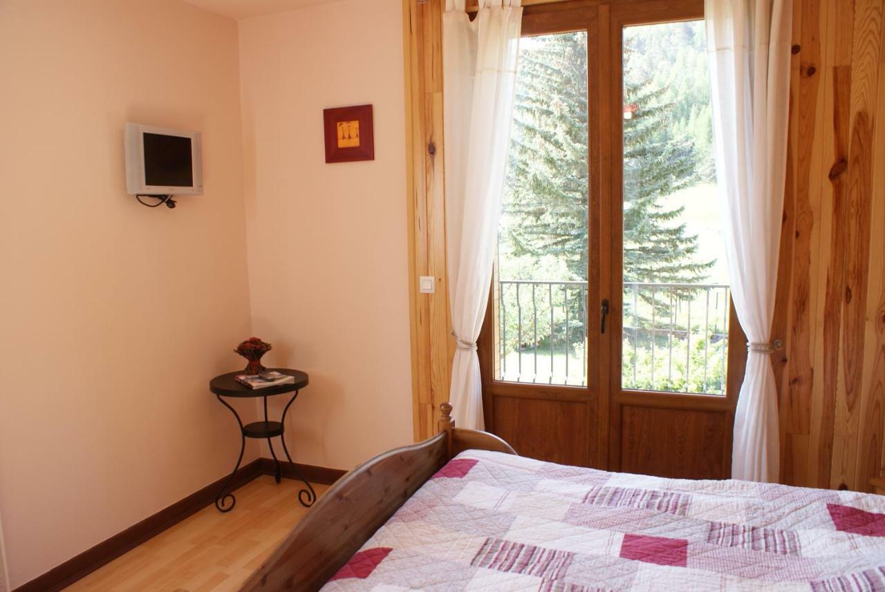 Maison D' Hotes Tranquyl Barcelonnette Exteriör bild